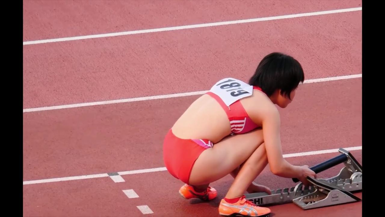 女子陸上4×100mリレー バトンを繋いで走り抜く: スポーツ エロ目線でイケるよね？